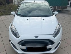 Weiß Gebraucht 2013 Ford Fiesta Limousine | 4.300 € (Fairer Preis)