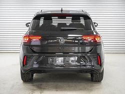 Deep black metallic (2t) deep black metallic (2t) Neu 2025 VW T-Roc R-line SUV | 37.422 € (Fairer Preis)