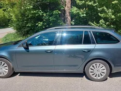 Grau Gebraucht 2016 Skoda Octavia Ambition Kombi | 11.000 € (Guter Preis)