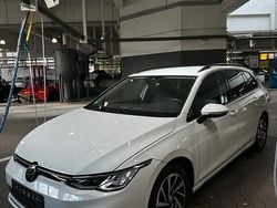 Weiß Gebraucht 2022 VW Golf VIII Life Kombi | 21.400 € (Fairer Preis)