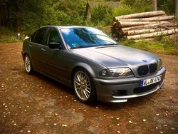 Grau Gebraucht 1999 BMW 323 Performance Limousine | 13.400 €