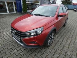Rot (metallic) Gebraucht 2020 Lada Vesta Kombi | 11.970 € (Teuer)