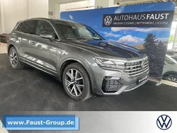 Grau metallic Gebraucht 2021 VW Touareg R-line SUV | 50.850 € (Fairer Preis)