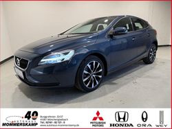 Blau Gebraucht 2019 Volvo V40 Momentum Kombi | 18.480 € (Etwas zu teuer)