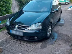 Schwarz Gebraucht 2005 VW Golf IV Kleinwagen | 4.000 € (Fairer Preis)