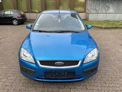 Blau Gebraucht 2006 Ford Focus Ghia Limousine | 3.990 € (Teuer)