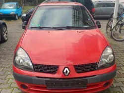 Rot Gebraucht 2010 Renault Clio II Limousine | 1.400 € (Superpreis)