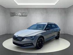Grau Gebraucht 2022 Skoda Superb SportLine Kombi | 29.990 € (Fairer Preis)