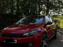 Rot Gebraucht 2009 VW Golf VI Kleinwagen | 5.900 €