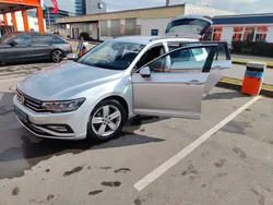 Silber Gebraucht 2019 VW Passat Business Kombi | 18.200 € (Fairer Preis)