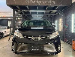 Schwarz Gebraucht 2018 Toyota Sienna Van / Kleinbus | 21.000 €