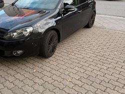 Schwarz Gebraucht 2010 VW Golf VI Kleinwagen | 5.000 €