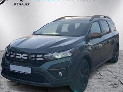 Grün Gebraucht 2024 Dacia Jogger Extreme Van / Kleinbus | 22.350 € (Fairer Preis)