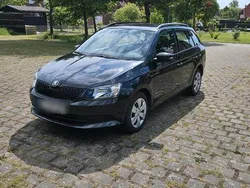 Schwarz Gebraucht 2016 Skoda Fabia Kombi | 6.999 € (Fairer Preis)