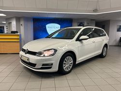 Weiß Gebraucht 2014 VW Golf VII Trendline Kombi | 6.800 € (Fairer Preis)