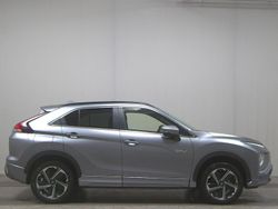 Grau Gebraucht 2023 Mitsubishi Eclipse Cross SUV | 16.980 € (Guter Preis)