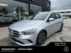 Iridiumsilber Gebraucht 2022 Mercedes B180 Business Van / Kleinbus | 23.940 € (Guter Preis)