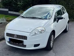 Weiß Gebraucht 2009 Fiat Punto Kleinwagen | 2.000 € (Fairer Preis)
