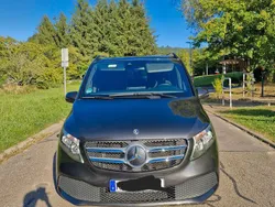 Grau Gebraucht 2022 Mercedes V220 Van / Kleinbus | 39.000 € (Fairer Preis)