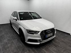 Weiß Gebraucht 2017 Audi A3 S-Line Limousine | 15.499 €
