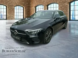 Metalliclack kosmosschwarz Gebraucht 2023 Mercedes A180 Progressive Limousine | 25.800 € (Guter Preis)