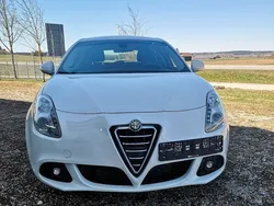Weiß Gebraucht 2011 Alfa Romeo Giulietta Kleinwagen | 3.550 € (Fairer Preis)