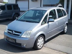 Silber Gebraucht 2006 Opel Meriva Edition Van / Kleinbus | 2.890 € (Etwas zu teuer)
