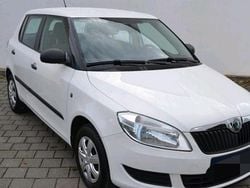 Weiß Gebraucht 2013 Skoda Fabia Kleinwagen | 2.700 € (Fairer Preis)