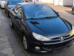 Schwarz Gebraucht 2004 Peugeot 206 CC Cabrio | 1.900 € (Etwas zu teuer)