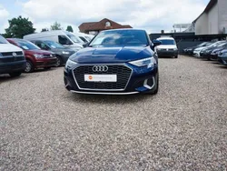 Navarrablau metallic Gebraucht 2021 Audi A3 Sportback Kleinwagen | 24.660 € (Teuer)