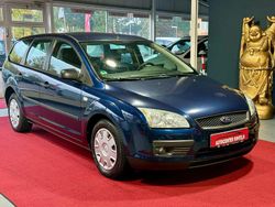 Blau Gebraucht 2006 Ford Focus Trend Kombi | 2.990 € (Etwas zu teuer)