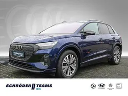 Blau Gebraucht 2021 Audi Q4 e-tron Ambiente SUV | 29.980 € (Guter Preis)