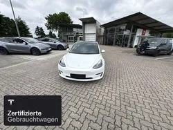 Weiß Gebraucht 2023 Tesla Model 3 Long Range Limousine | 33.200 € (Fairer Preis)