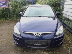 Blau Gebraucht 2009 Hyundai i30 Limousine | 2.700 € (Guter Preis)