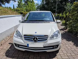 Weiß Gebraucht 2009 Mercedes A200 Elegance Van / Kleinbus | 11.950 €