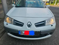 Weiß Gebraucht 2008 Renault Mégane III Kleinwagen | 1.800 €