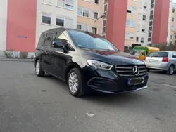 Schwarz Gebraucht 2022 Mercedes T180 Van / Kleinbus | 21.900 € (Superpreis)