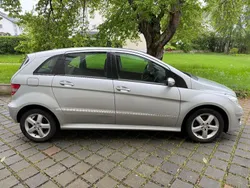 Mercedes B200
