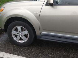 Gold Gebraucht 2010 Mitsubishi Outlander Invite SUV | 5.000 € (Guter Preis)