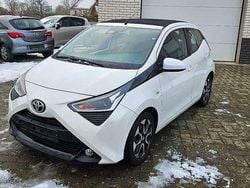 Weiß Gebraucht 2020 Toyota Aygo x-sky Kleinwagen | 9.900 € (Guter Preis)