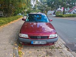Rot Gebraucht 1996 Opel Astra Limousine | 1.650 €