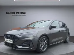 Grau Gebraucht 2024 Ford Focus ST-Line X Limousine | 25.850 € (Guter Preis)