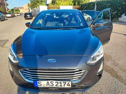 Grau Gebraucht 2018 Ford Focus ST-Line Limousine | 9.000 € (Teuer)