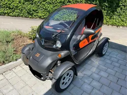 Orange Gebraucht 2012 Renault Twizy Kleinwagen | 3.699 € (Etwas zu teuer)