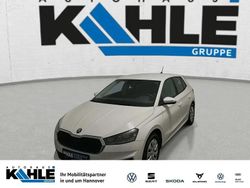 Weiß Gebraucht 2022 Skoda Fabia Ambition Kleinwagen | 11.989 € (Fairer Preis)