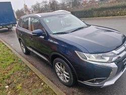 Blau Gebraucht 2016 Mitsubishi Outlander SUV | 14.000 € (Fairer Preis)
