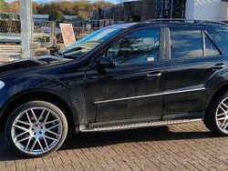 Schwarz Gebraucht 2007 Mercedes ML320 SUV | 8.850 €