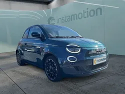 Grün Gebraucht 2022 Fiat 500e La Prima Limousine | 22.190 € (Etwas zu teuer)