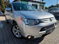Silber Gebraucht 2015 Mitsubishi Outlander Classic Collection SUV | 11.998 € (Fairer Preis)
