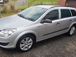 Silber Gebraucht 2009 Opel Astra Kombi | 2.699 € (Teuer)